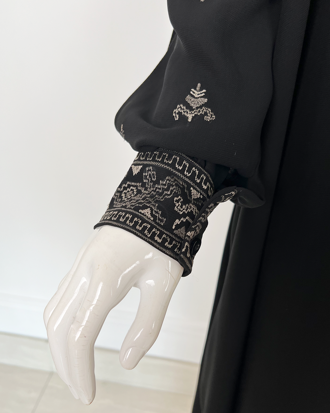 SHAUQI OUTER